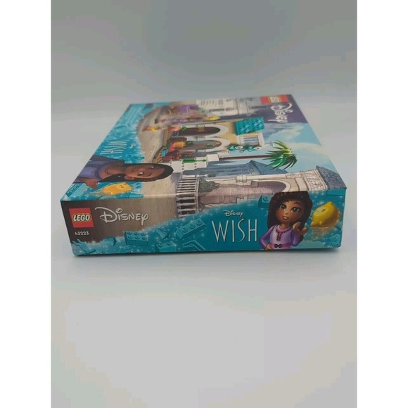 LEGO Disney Wish: Asha in The City of Rosas 43223 Building Toy Set - Picture 3 of 6